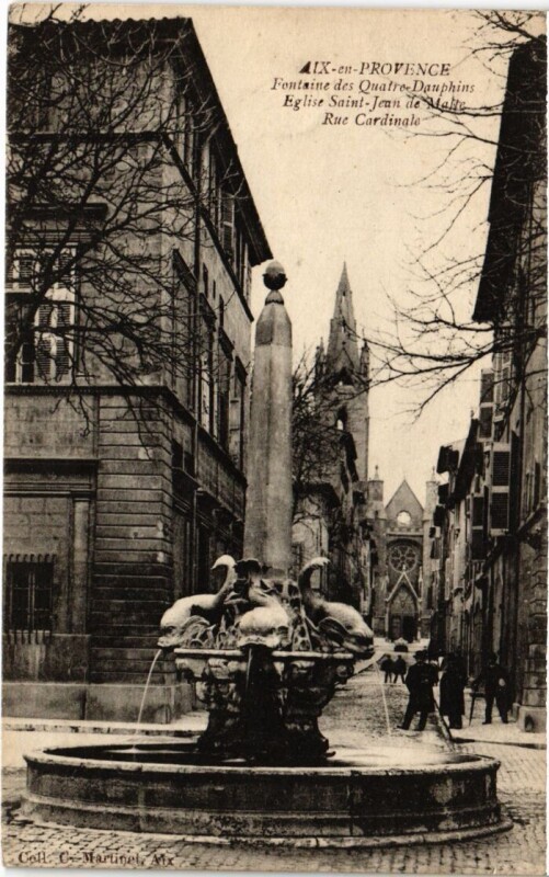 Carte postale ancienne Aix-en-Provence Fontaine des Quatre-Dauphins - Eglise Saint-Jean à Aix-en-Provence