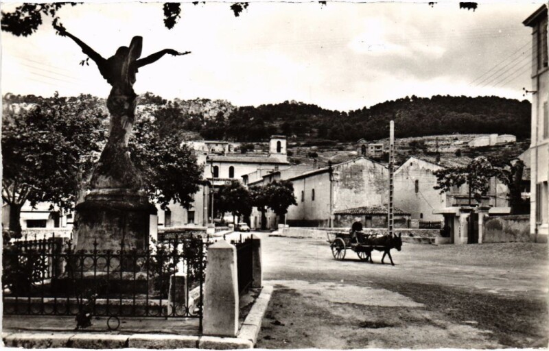 Carte postale ancienne Auriol Place du Marche à Auriol