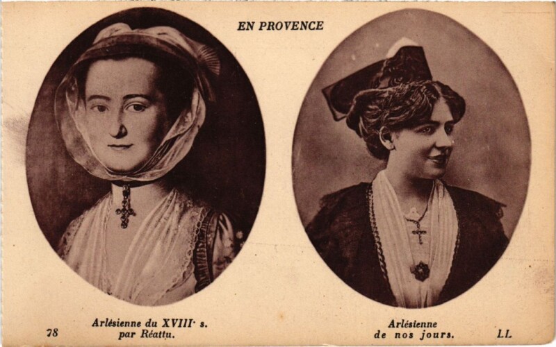 Carte postale ancienne Arles Arlesiennes - Femmes - Types à Arles