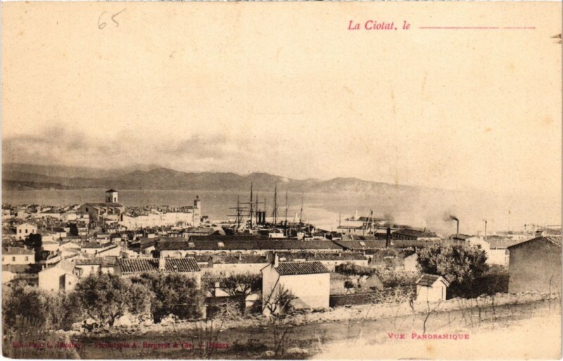 Carte postale ancienne La Ciotat Vue Panoramique à La Ciotat
