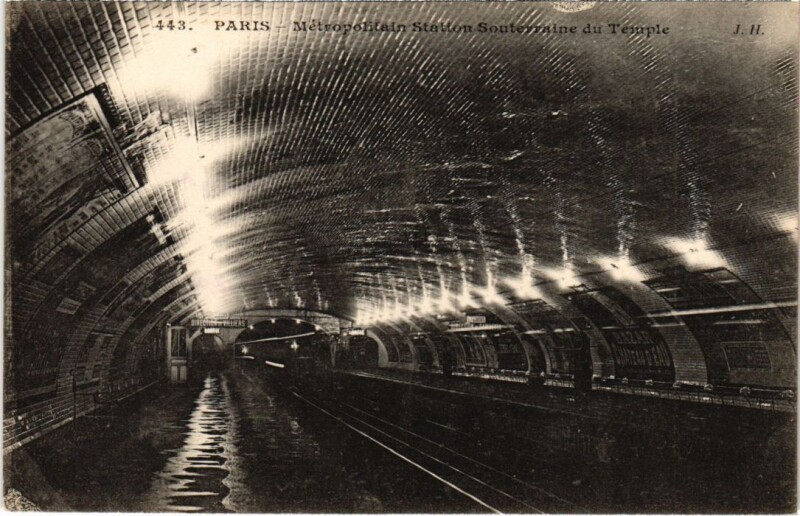 Carte postale ancienne Métropolitain Station Souterraine du Temple à Paris 3e