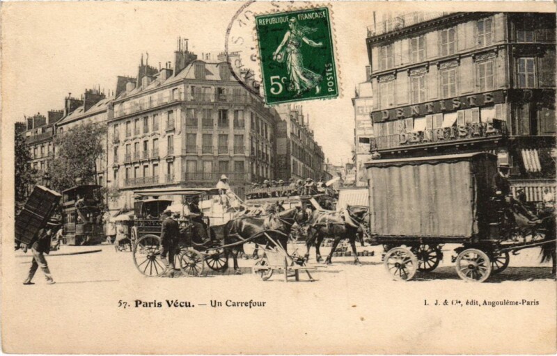 Carte postale ancienne Paris Vecu. un carrefour