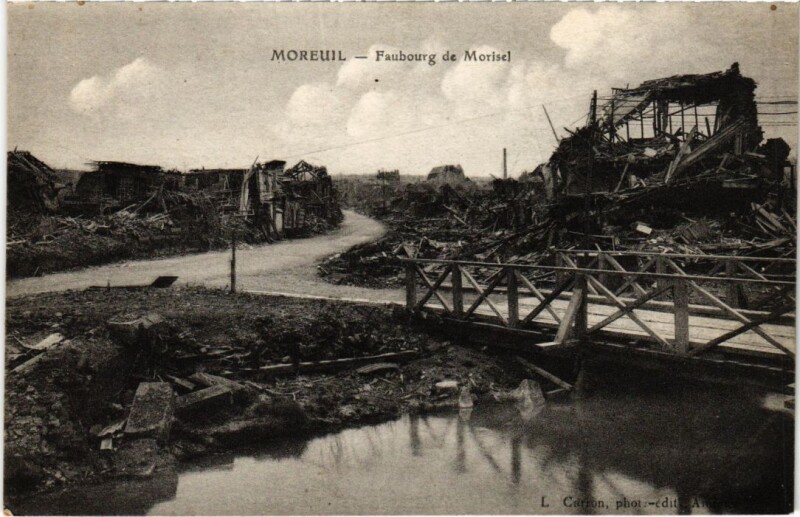 Carte postale ancienne Moreuil Faubourg de Morisel à Moreuil