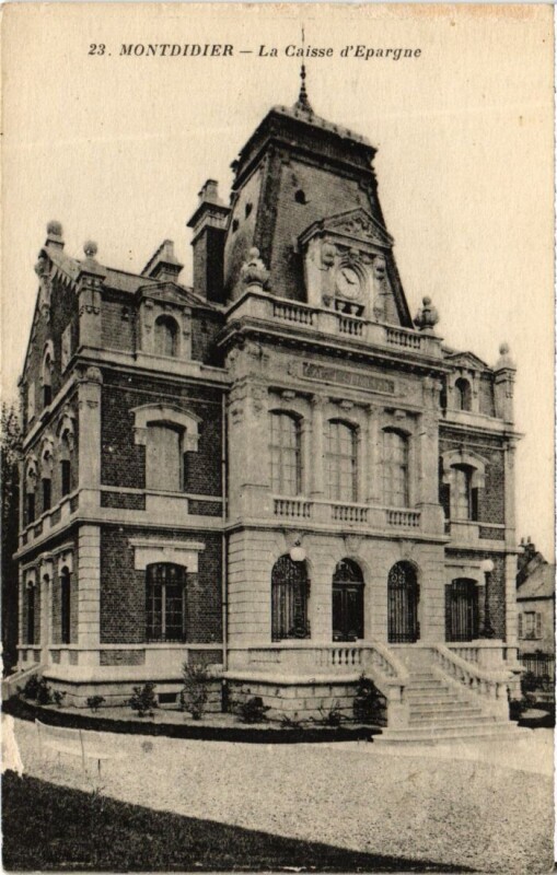 Carte postale ancienne Montdidier La Caisse d'Epargne à Montdidier