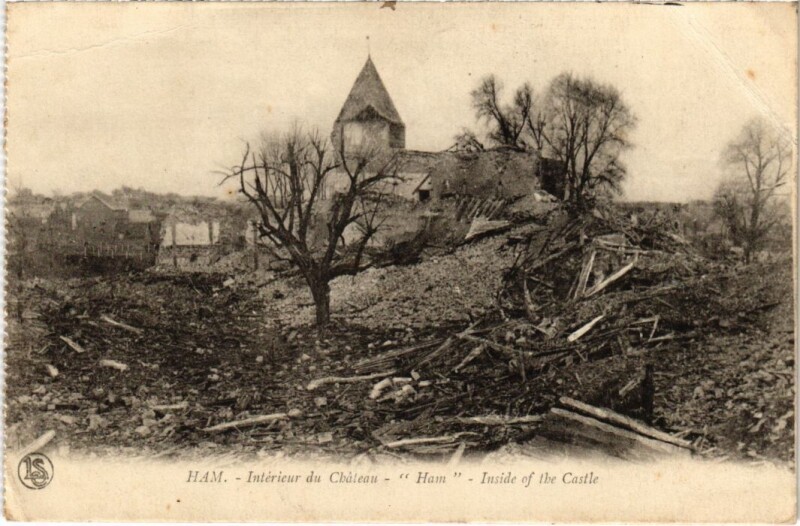 Carte postale ancienne Ham Interieur du Chateau