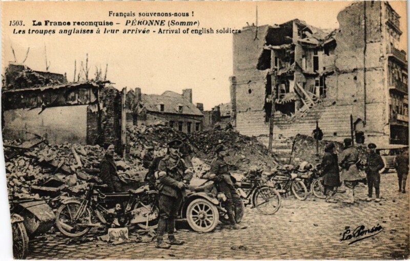 Carte postale ancienne Peronne Les Troupes Anglaises a leur Arrivee