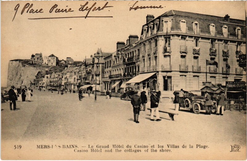 Carte postale ancienne Mers-les-Bains Grand Hotel du Casino - Villas de la Plage à Mers-les-Bains