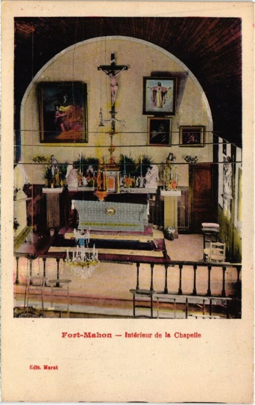 Carte postale ancienne Fort-Mahon-Plage Interieur de la Chapelle à Fort-Mahon-Plage