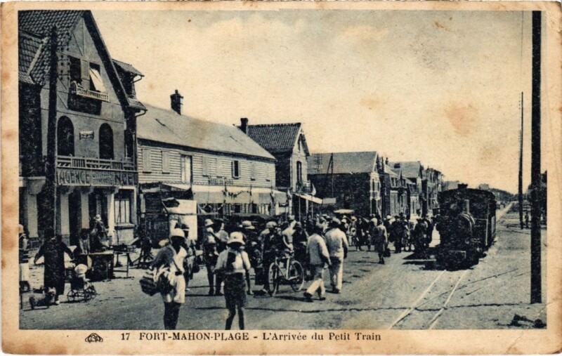 Carte postale ancienne Fort-Mahon-Plage L'Arrivee du Petit Train à Fort-Mahon-Plage