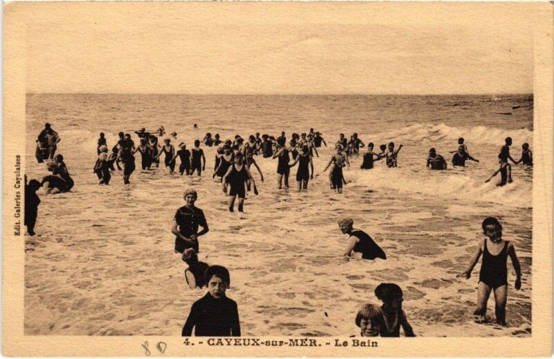 Carte postale ancienne Cayeux-sur-Mer Le Bain à Cayeux-sur-Mer