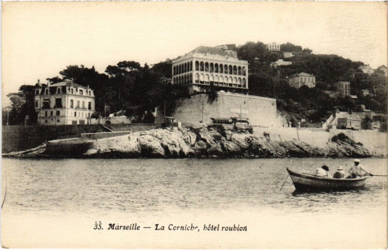Carte postale ancienne Marseille La Corniche - Hotel Roubion à Marseille