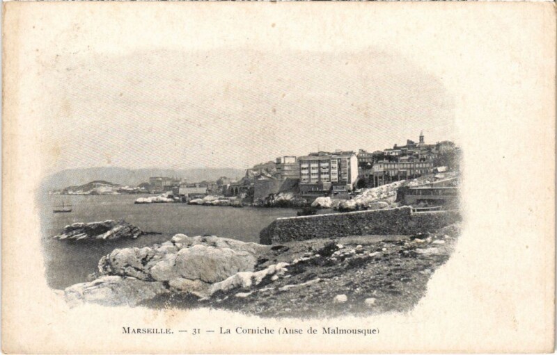 Carte postale ancienne Marseille La Corniche - Anse de Malmousque à Marseille