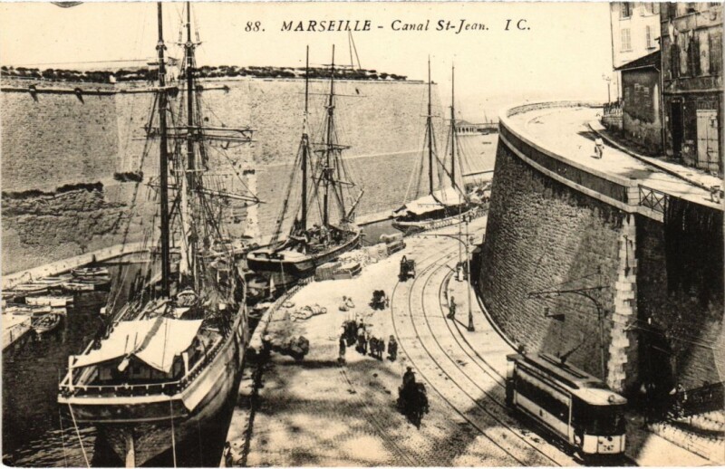 Carte postale ancienne Marseille Canal Saint-Jean à Marseille