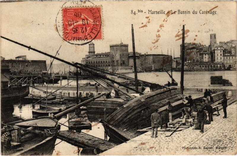 Carte postale ancienne Marseille Le Bassin du Carenage à Marseille