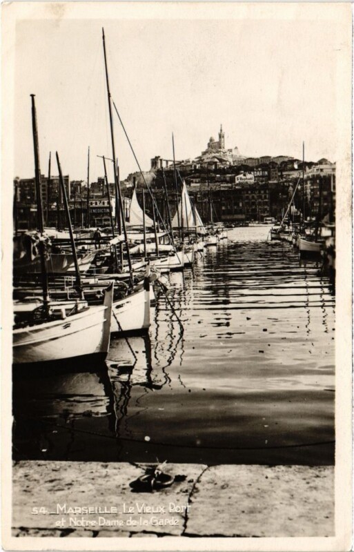 Carte postale ancienne Marseille Le Vieux Port et Notre-Dame de la Garde à Marseille