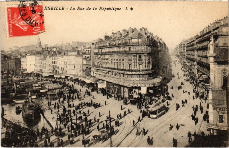 Carte postale ancienne Marseille La Rue de la Republique à Marseille