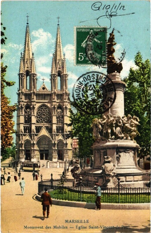 Carte postale ancienne Marseille Monument des Mobiles - Eglise saint-Vincent-de-Paul à Marseille