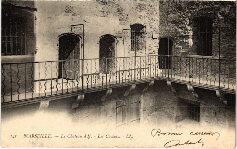 Carte postale ancienne Marseille Le Chateau d'If - Les Cachots à Marseille