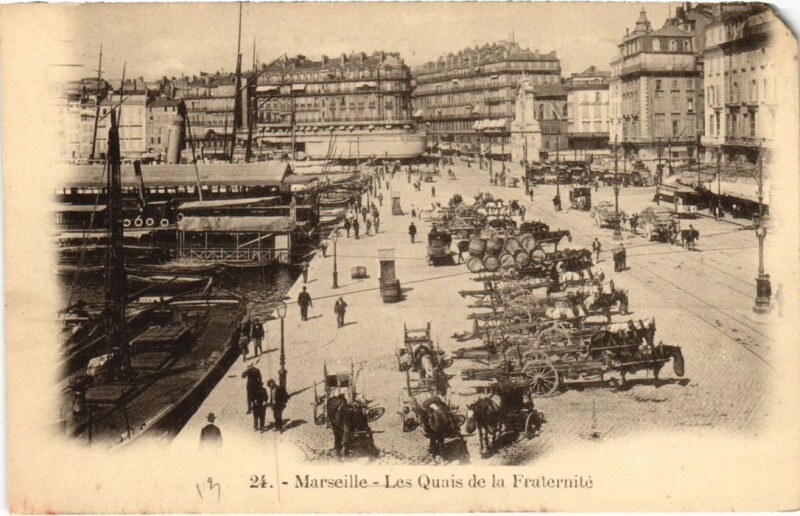 Carte postale ancienne Marseille Les Quais de la Fraternite à Marseille
