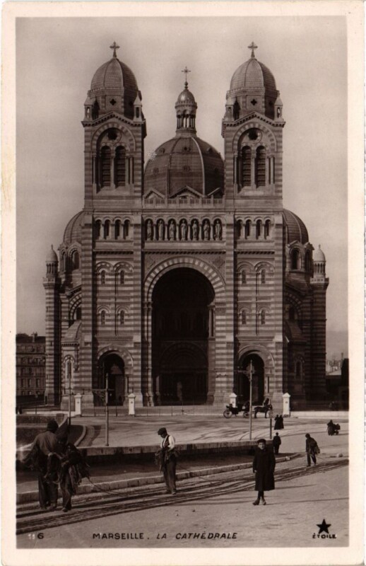 Carte postale ancienne Marseille La Cathedrale à Marseille