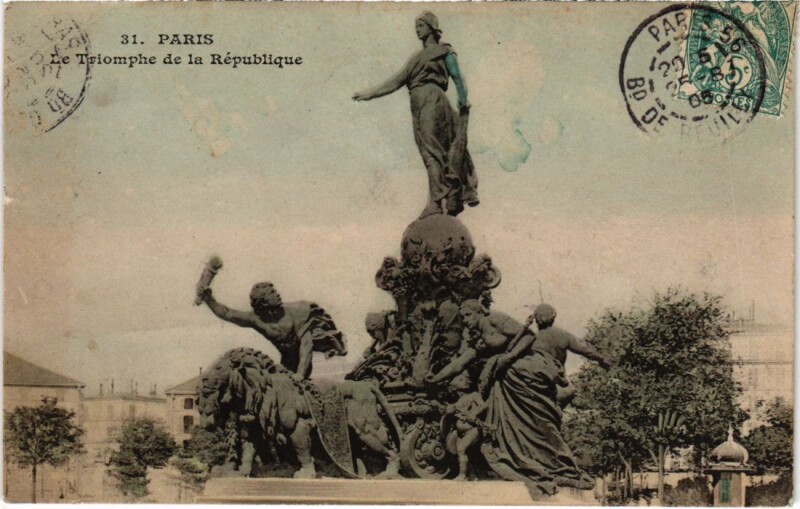 Carte postale ancienne Paris 12e triomphe de la Republique à Paris 12e