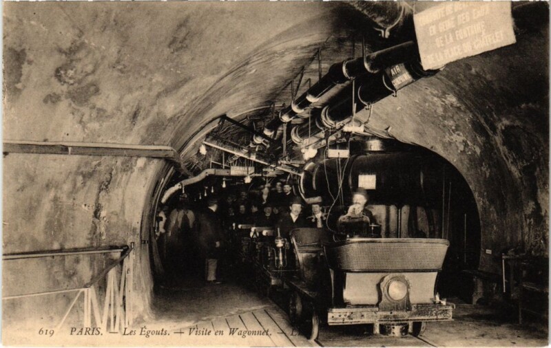 Carte postale ancienne Paris Souterrain Les Egouts Visite en wagonnet