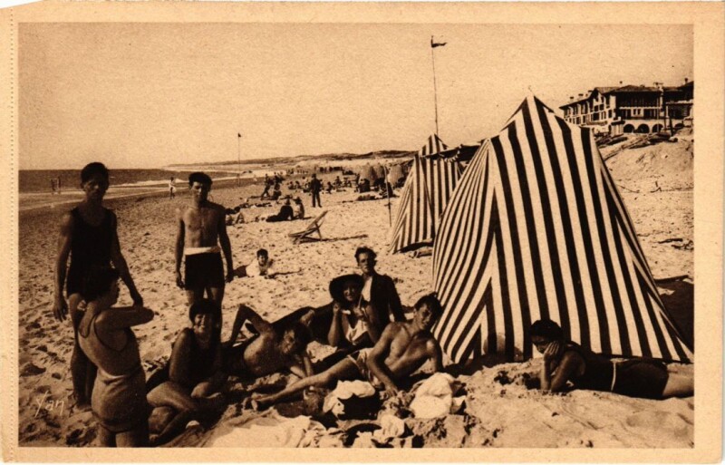 Carte postale ancienne Hossegor Sur la plage