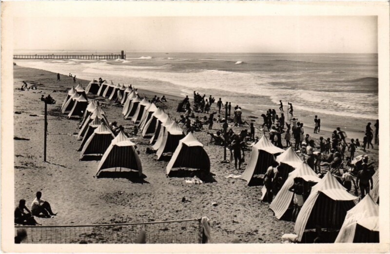 Carte postale ancienne Hossegor La Plage et la Jetee de Capbreton à Capbreton