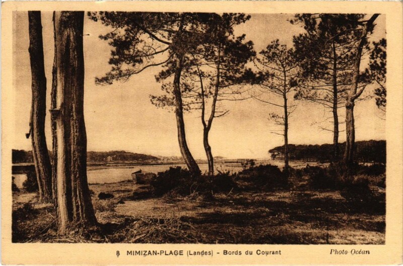 Carte postale ancienne Mimizan les Bains Bords du Courant à Mimizan