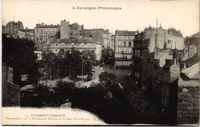Carte postale ancienne Clermont Ferrand Perspective s le Blvrd Desaix France à Clermont-Ferrand