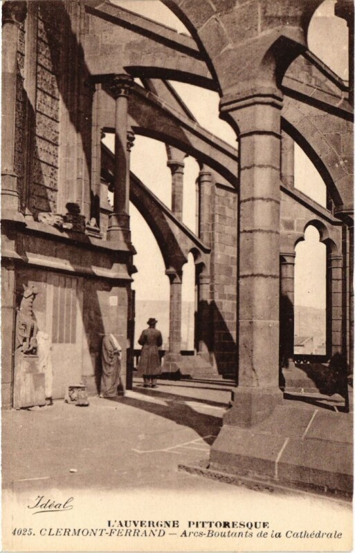 Carte postale ancienne Clermont Ferrand Arcs Boutants de la Cathedrale France à Clermont-Ferrand