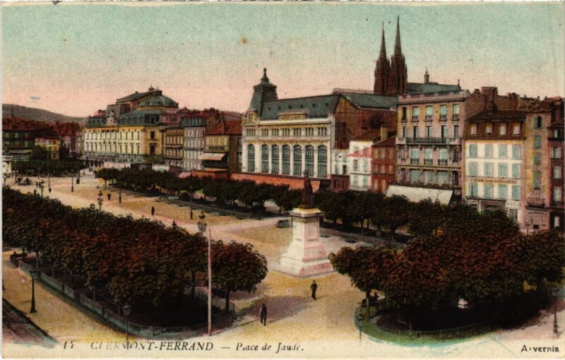 Carte postale ancienne Clermont Ferrand Place de Jaude France à Clermont-Ferrand