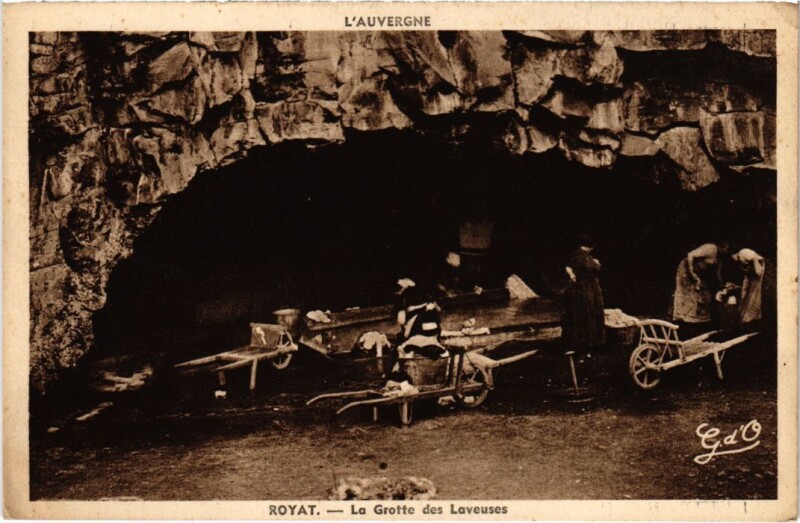 Carte postale ancienne Royat La grotte des laveuses France à Royat