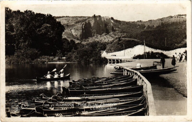 Carte postale ancienne L'Auvergne Plage du Lac Chambon France