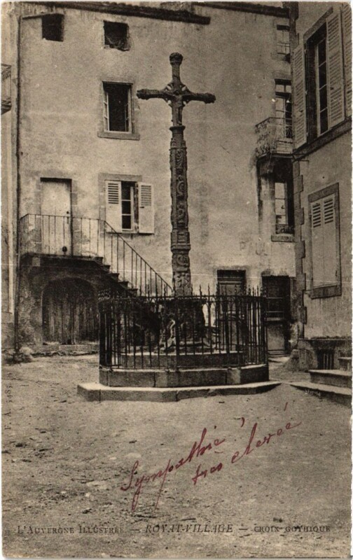 Carte postale ancienne Royat-Village Croix Gothique France à Royat