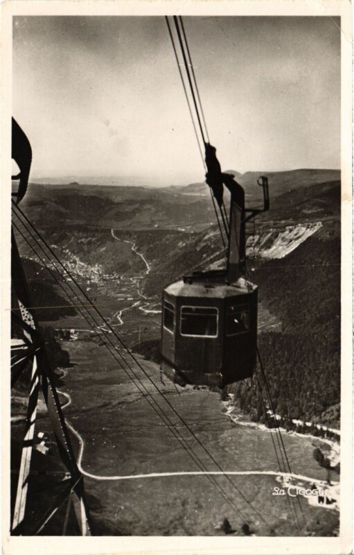 Carte postale ancienne Le Mont Dore Arrivee du teleferique et vue panoramique France à Mont-Dore