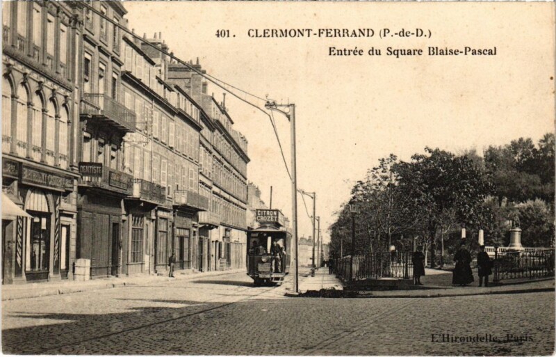 Carte postale ancienne Clermont Ferrand Entree du Square Blaise-Pascal France à Clermont-Ferrand