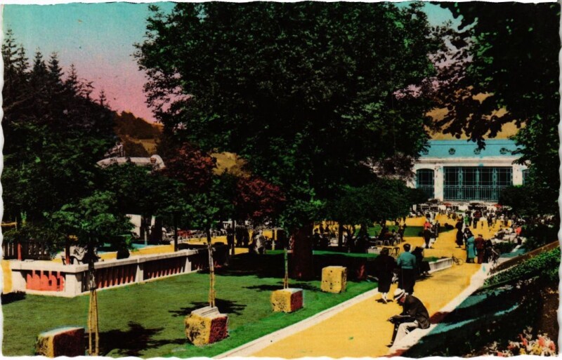 Carte postale ancienne Le Mont Dore Le Parc du Casino France à Mont-Dore