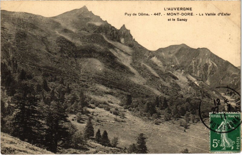 Carte postale ancienne Mont Dore La Vallee d'Enfer et le Sancy France à Mont-Dore