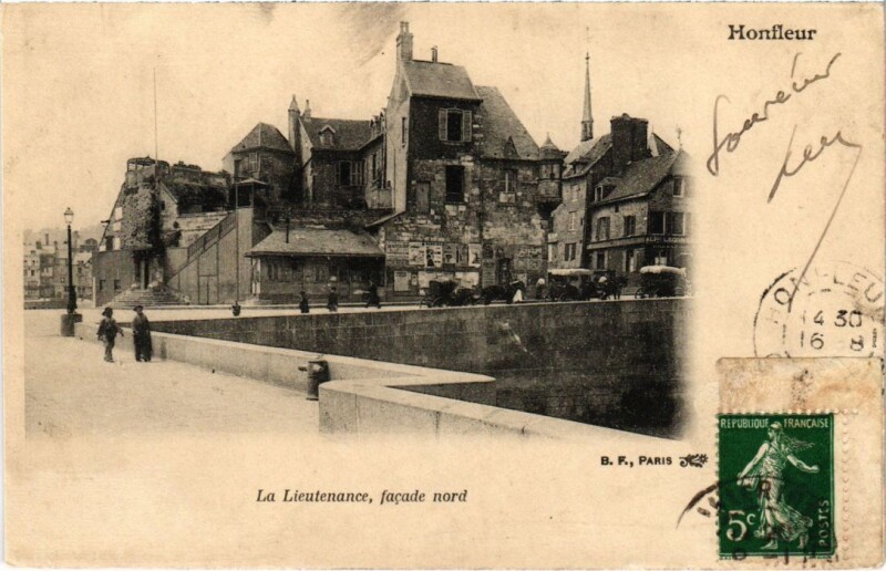 Carte postale ancienne Honfleur La Lieutenance, facade nord France à Honfleur