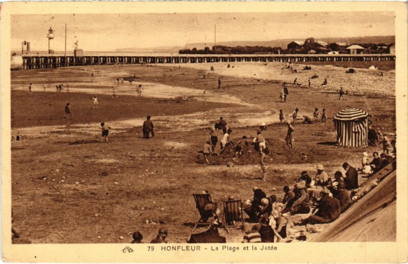 Carte postale ancienne Honfleur La Plage et la Jetee France à Honfleur