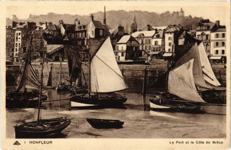 Carte postale ancienne Honfleur Le Port et la Cote de Grace France à Honfleur