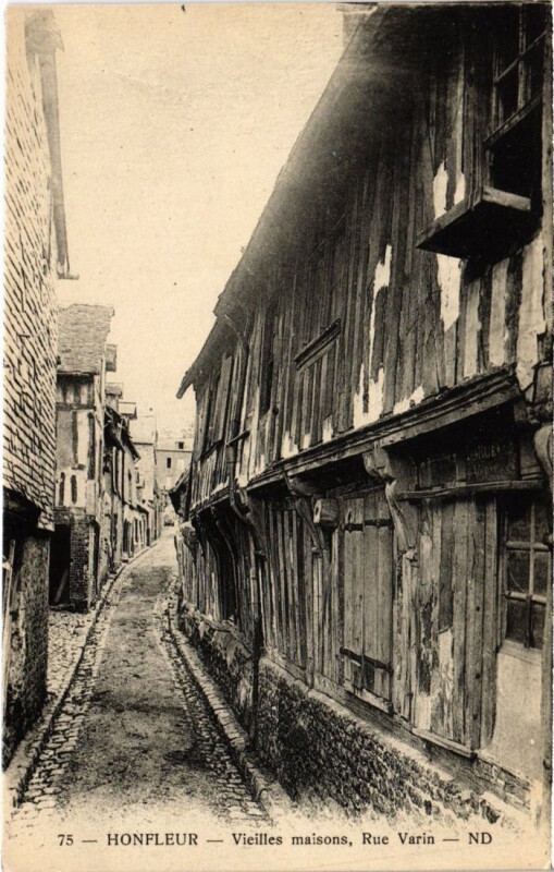 Carte postale ancienne Honfleur Vieilles maisons, Rue Varin France à Honfleur