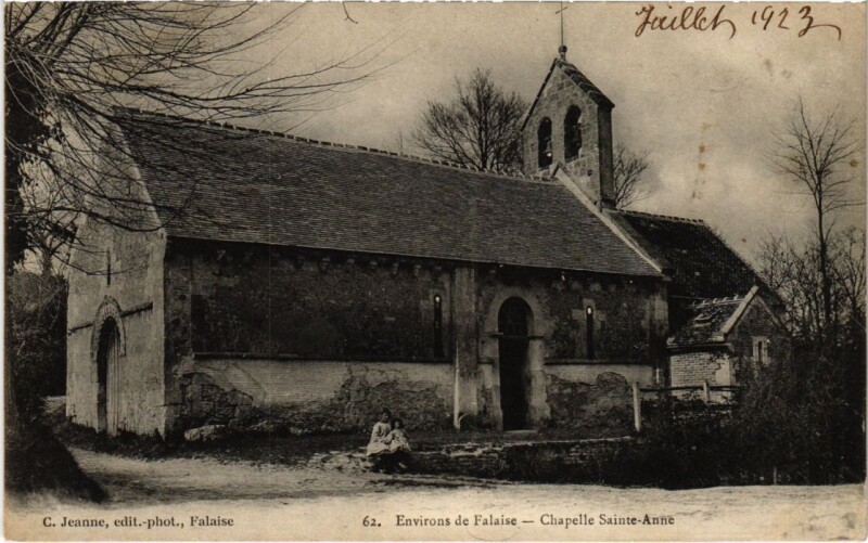 Carte postale ancienne Falaise Chapelle Sainte-Anne France à Falaise