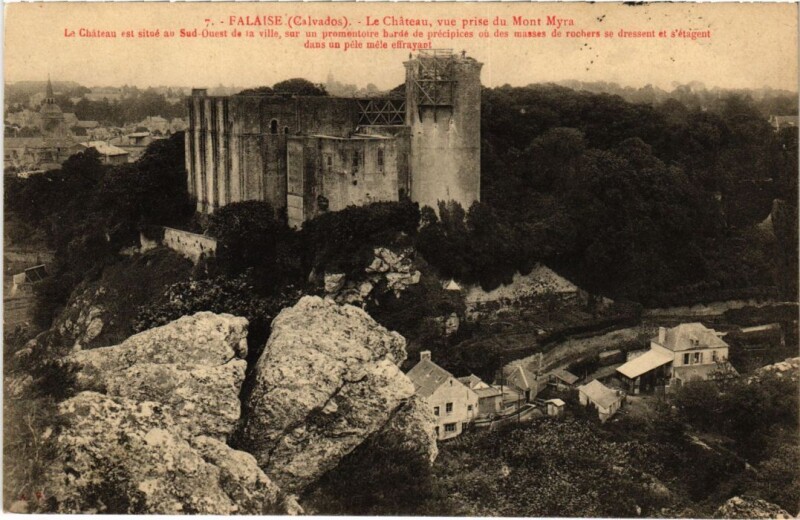 Carte postale ancienne Falaise Le Chateau, vue prise du Mont Myra France à Falaise