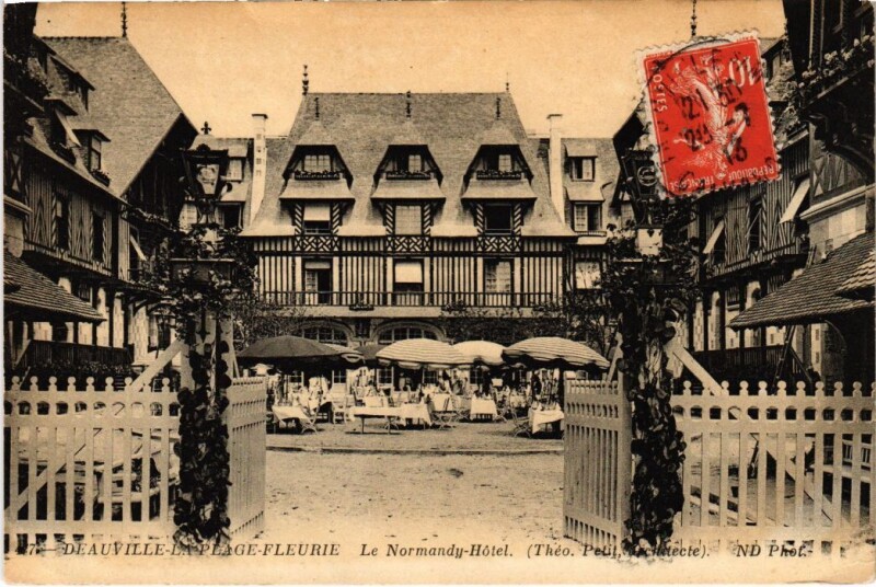 Carte postale ancienne Deauville Le Normandy-Hotel France à Deauville