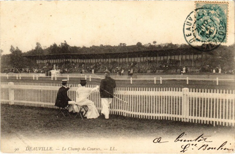 Carte postale ancienne Deauville Le Champ de Courses France à Deauville