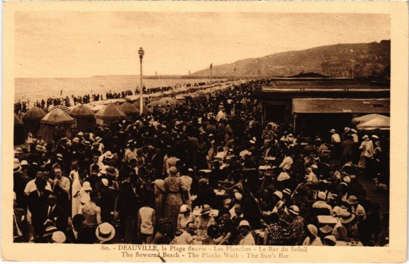 Carte postale ancienne Deauville Les Planches-Le Bar du Soleil France à Deauville