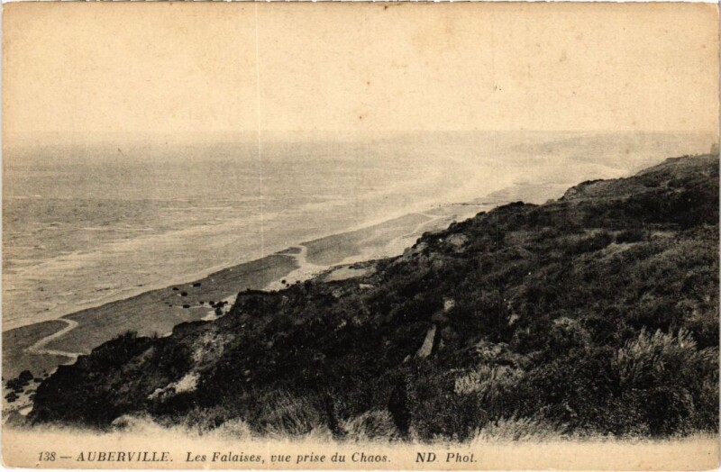 Carte postale ancienne Auberville Les Falaises, vue prise du Chaos France à Auberville