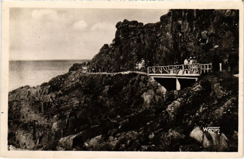 Carte postale ancienne Val-Andre Promenade de la Lingouare